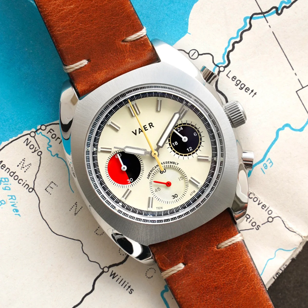 R1 Racing Chronograph Cream - 42mm USA - Image 13